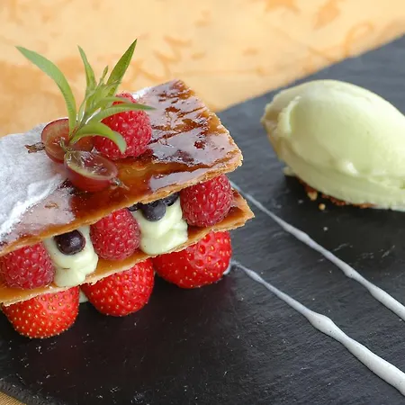 La Tour Hotel-restaurant Hotel Dunières