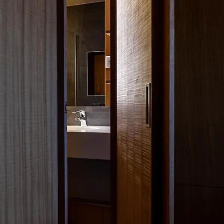 Hotel La Tour Hotel-restaurant Dunières