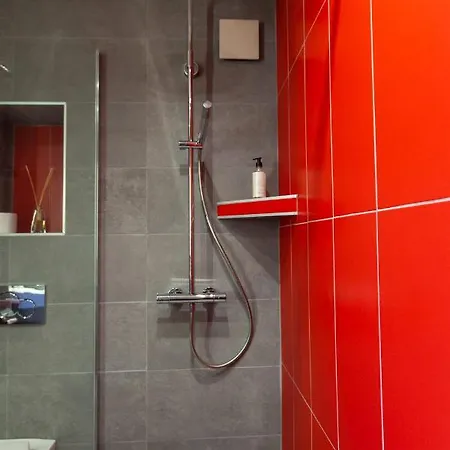 Hotel La Tour Hotel-restaurant 3*